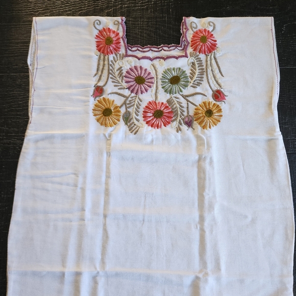 Handmade Embroidered Floral White Top - Picture 1 of 7